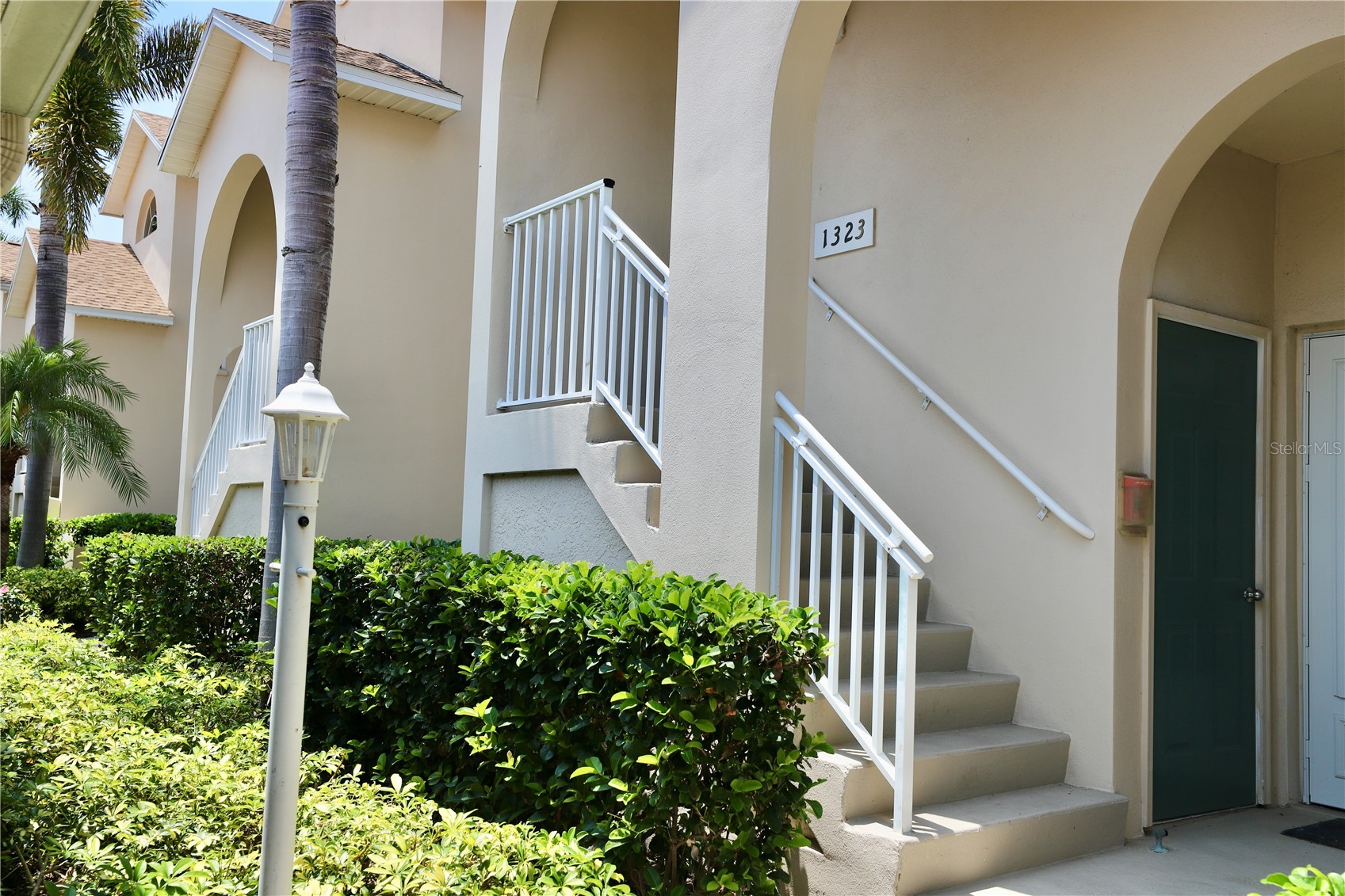4275 CASTLEBRIDGE LANE 1323