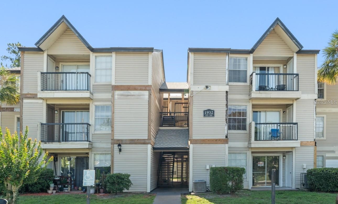 1932 LAKE ATRIUMS CIRCLE 69