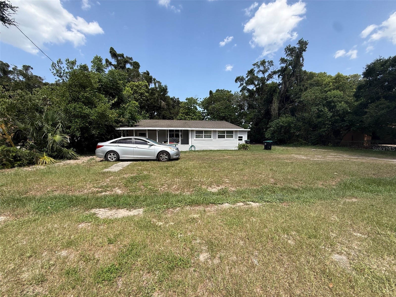 1121 ROBINSON AVENUE
