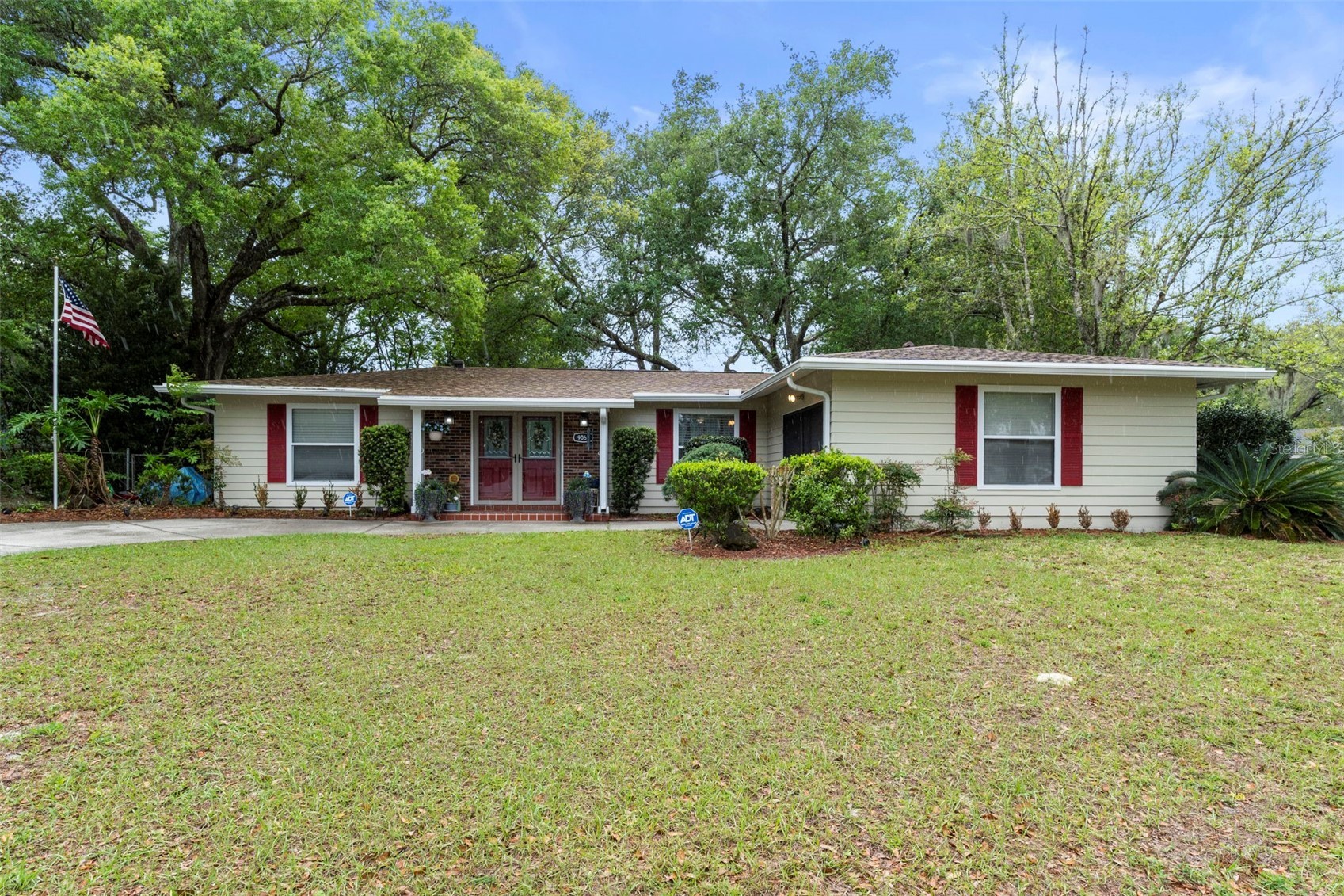 9066 N GOLFVIEW DRIVE