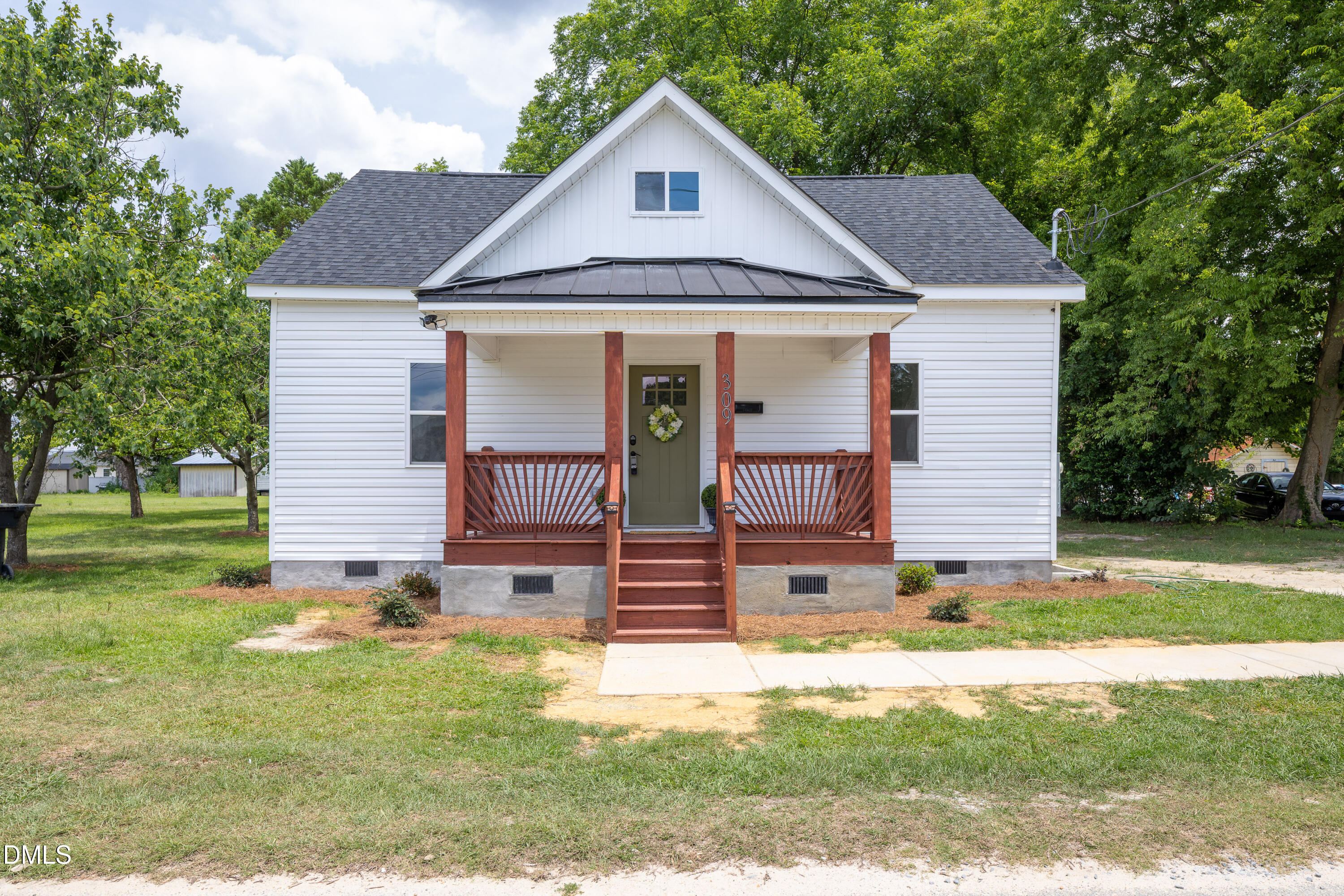 309 Stetson Street, Clinton, NC 28328