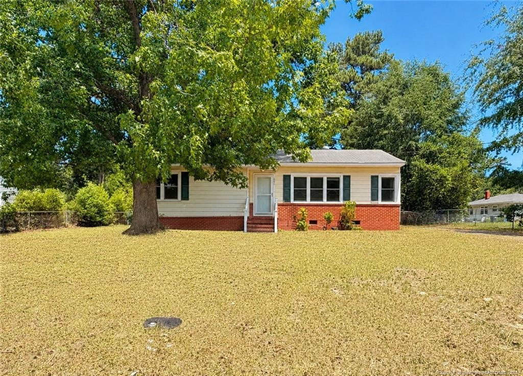 1006 Sandalwood Drive, Fayetteville, NC 28304