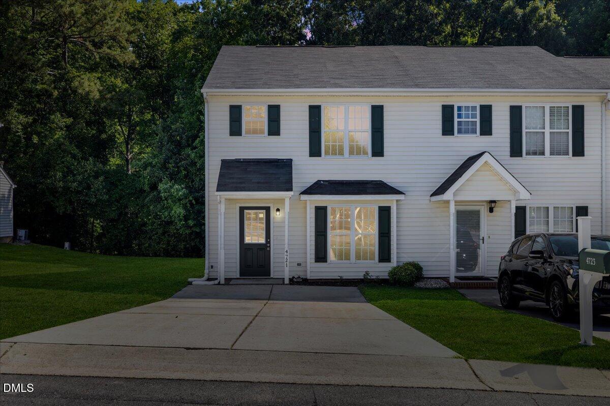 4721 Tanglewood Oaks Street, Raleigh, NC 27610