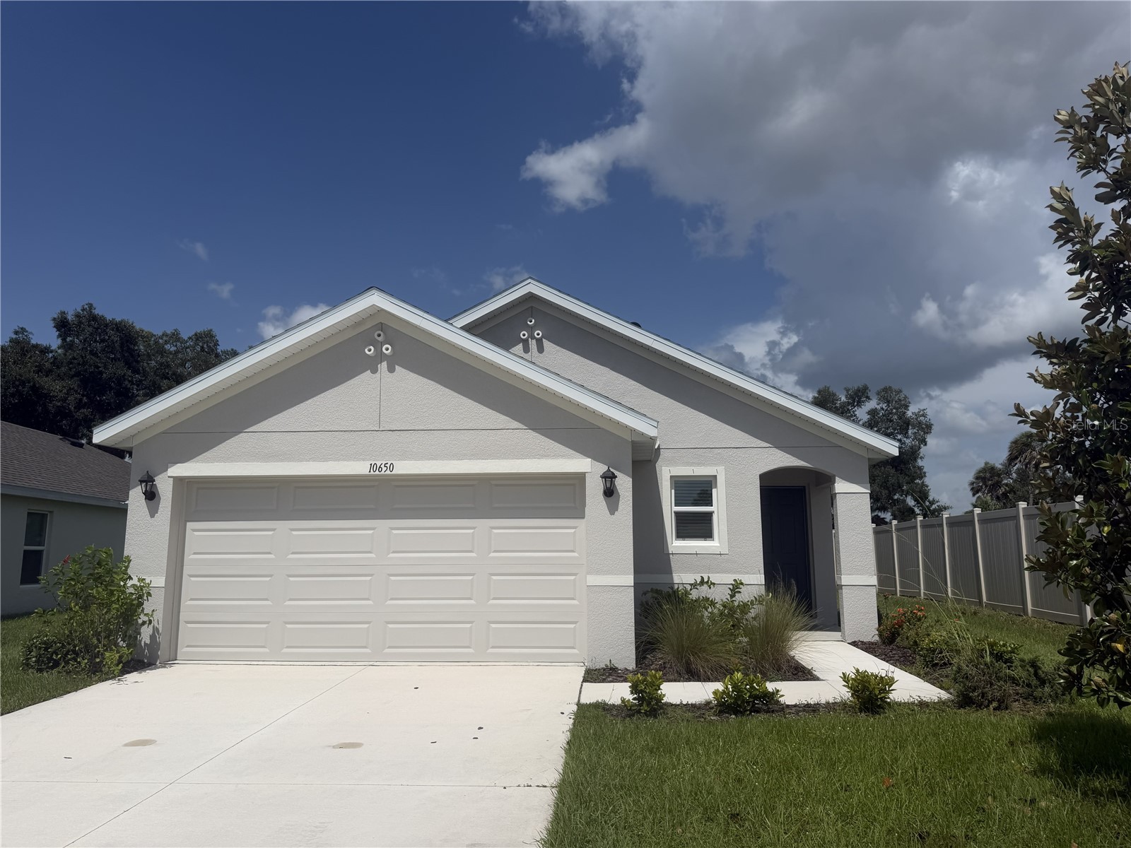 10650 HIDDEN BANKS GLEN