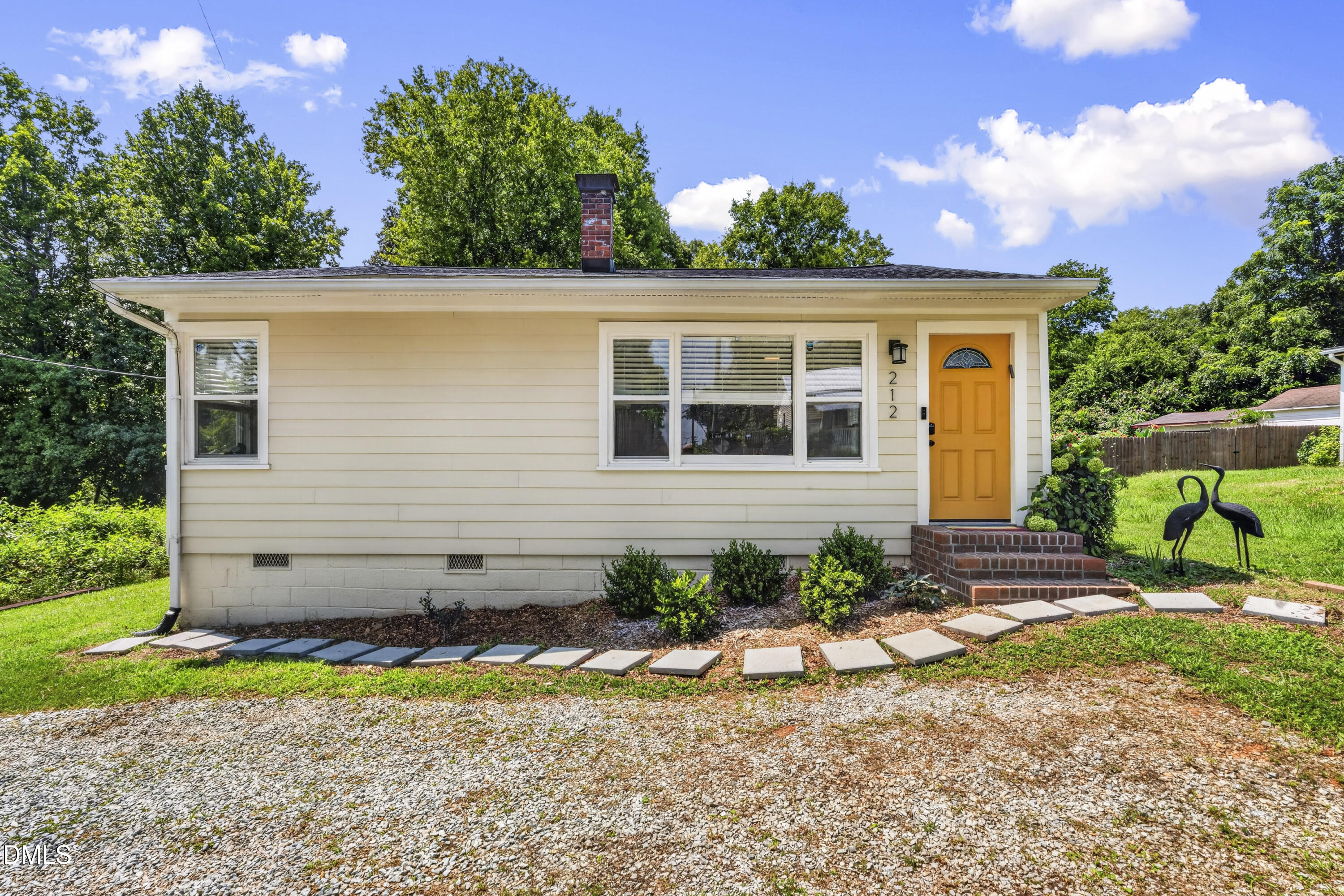 212 W Hill Avenue S, Hillsborough, NC 27278