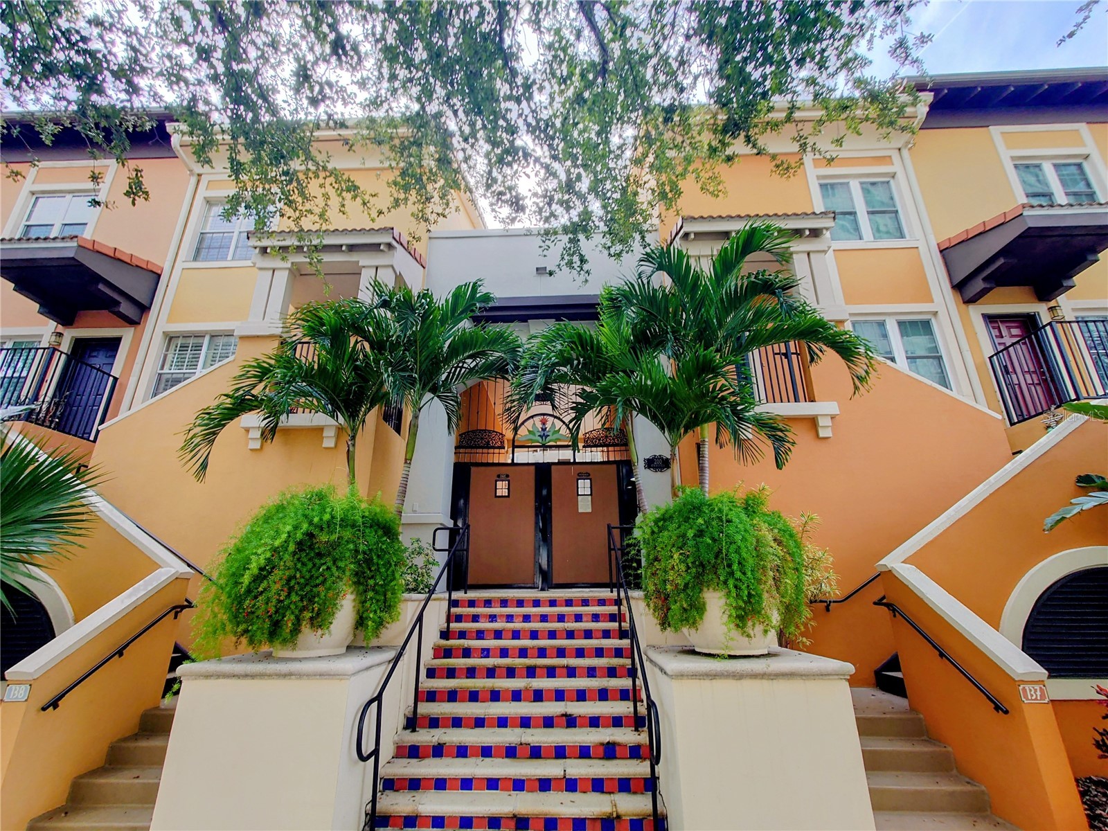 200 4TH AVENUE S 130