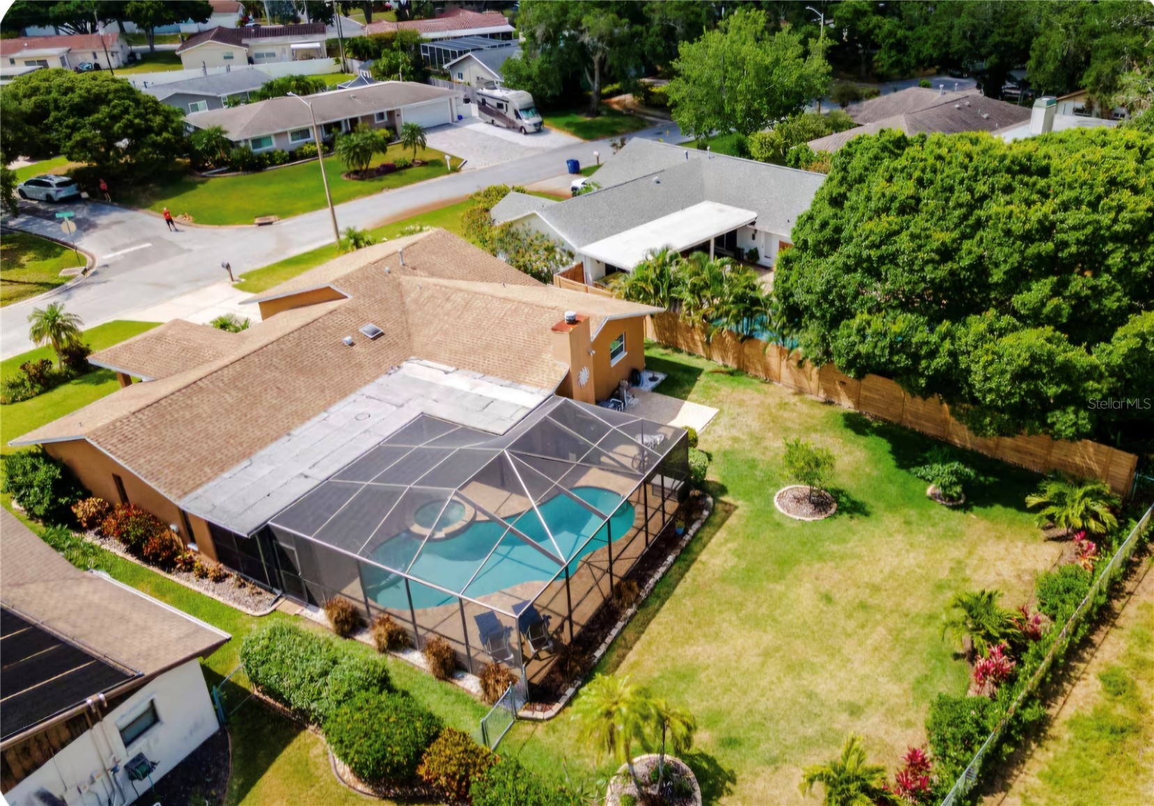 5916 OAKHURST DRIVE