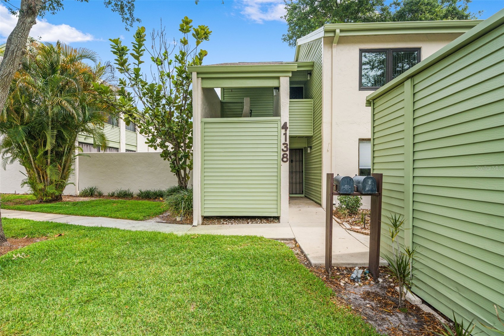 4138 PINELAKE LANE 201