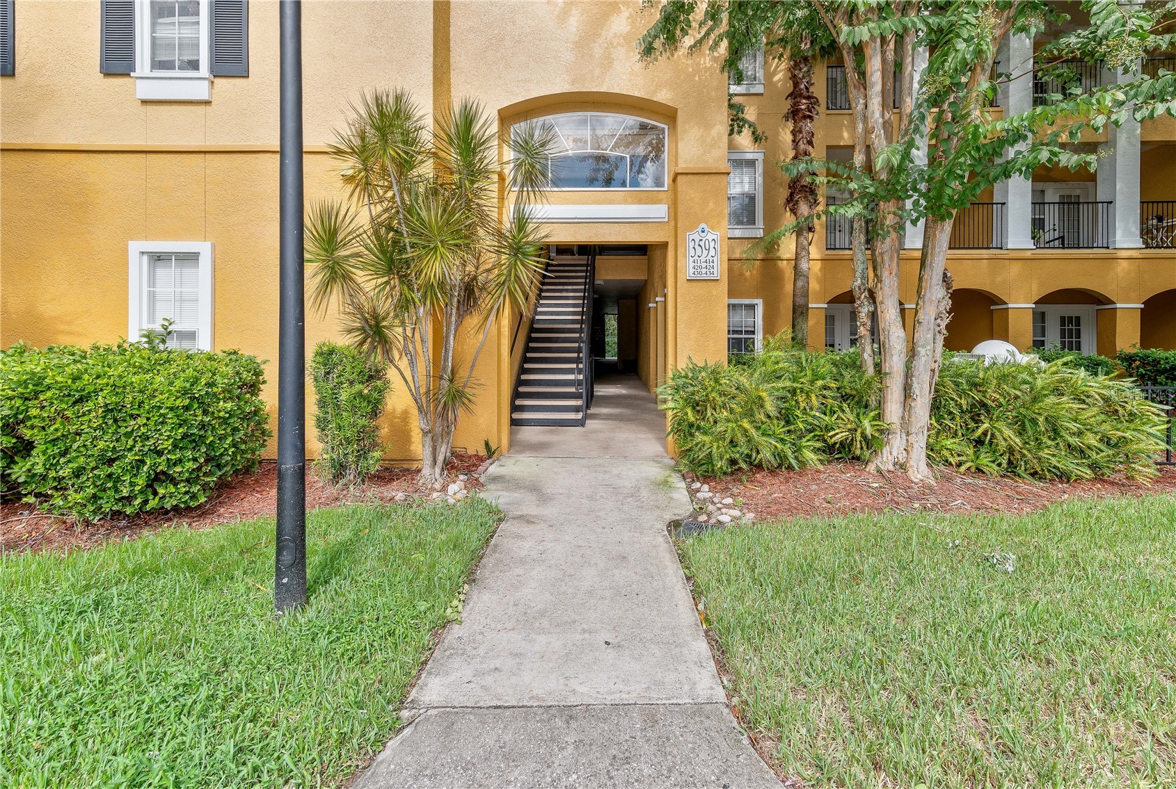 3593 CONROY ROAD 424