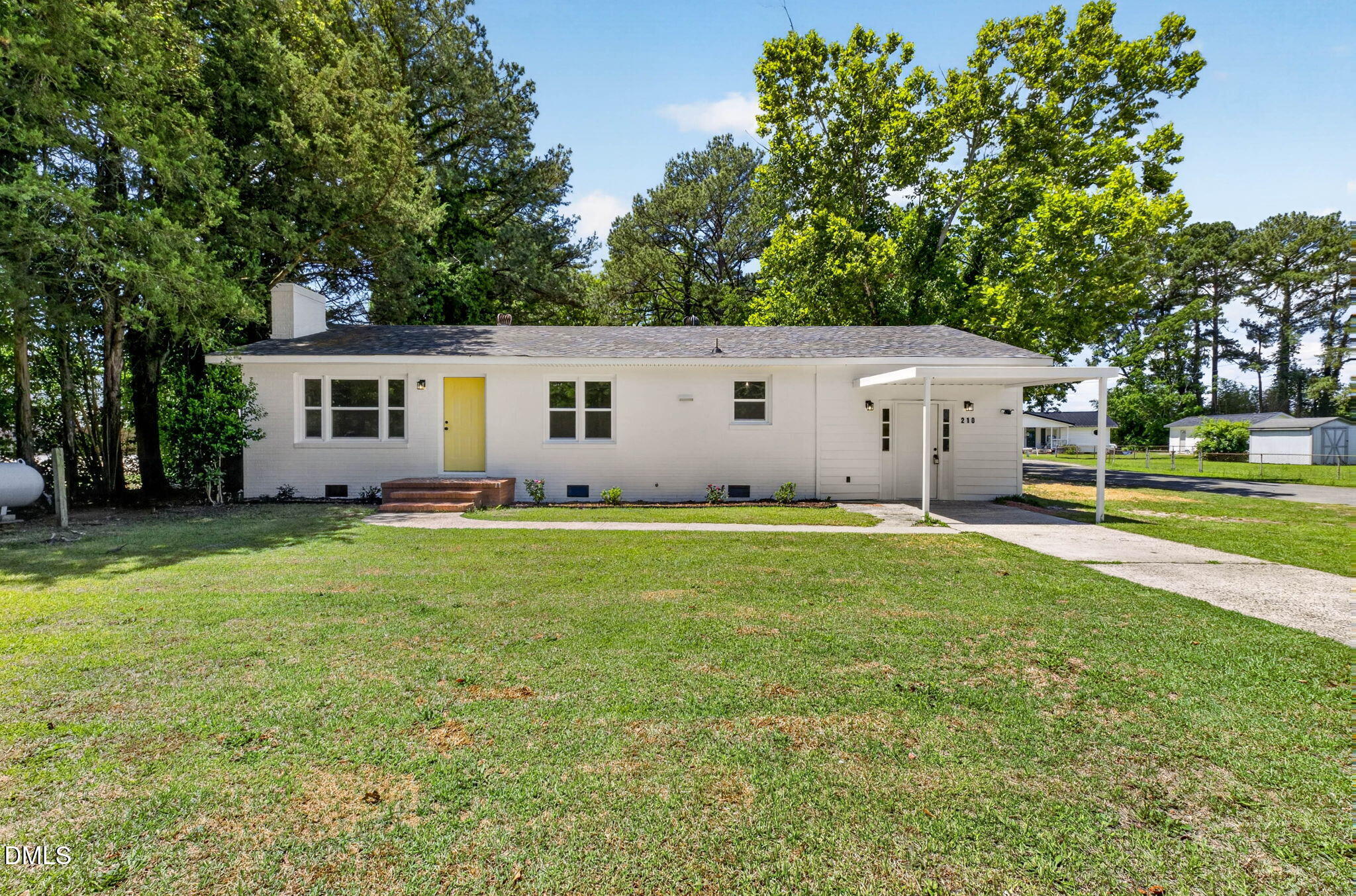 210 E Crestview Drive, Smithfield, NC 27577