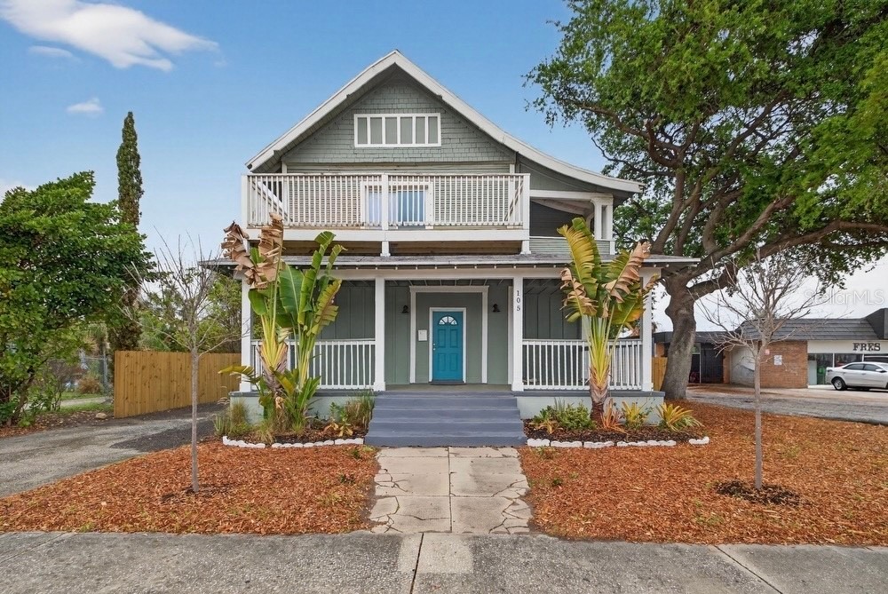 105 W COLUMBUS DRIVE