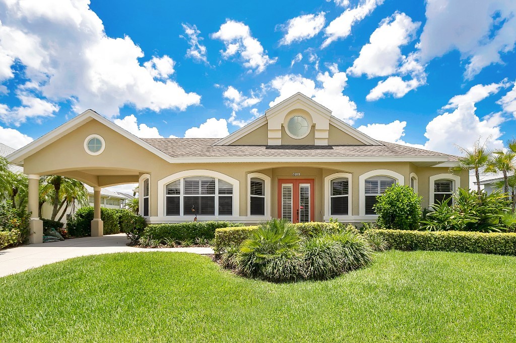 4716 PINNACLE DRIVE