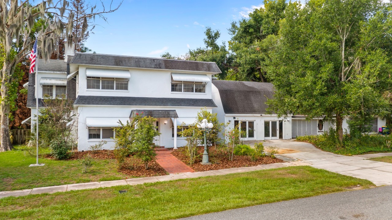 127 E LAUREL AVENUE