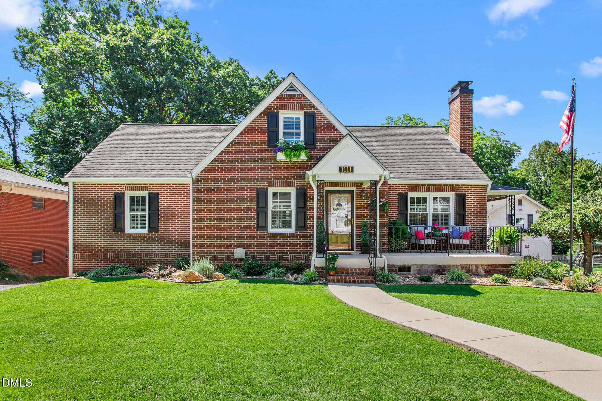 1111 N Woodleigh Circle, Reidsville, NC 27320