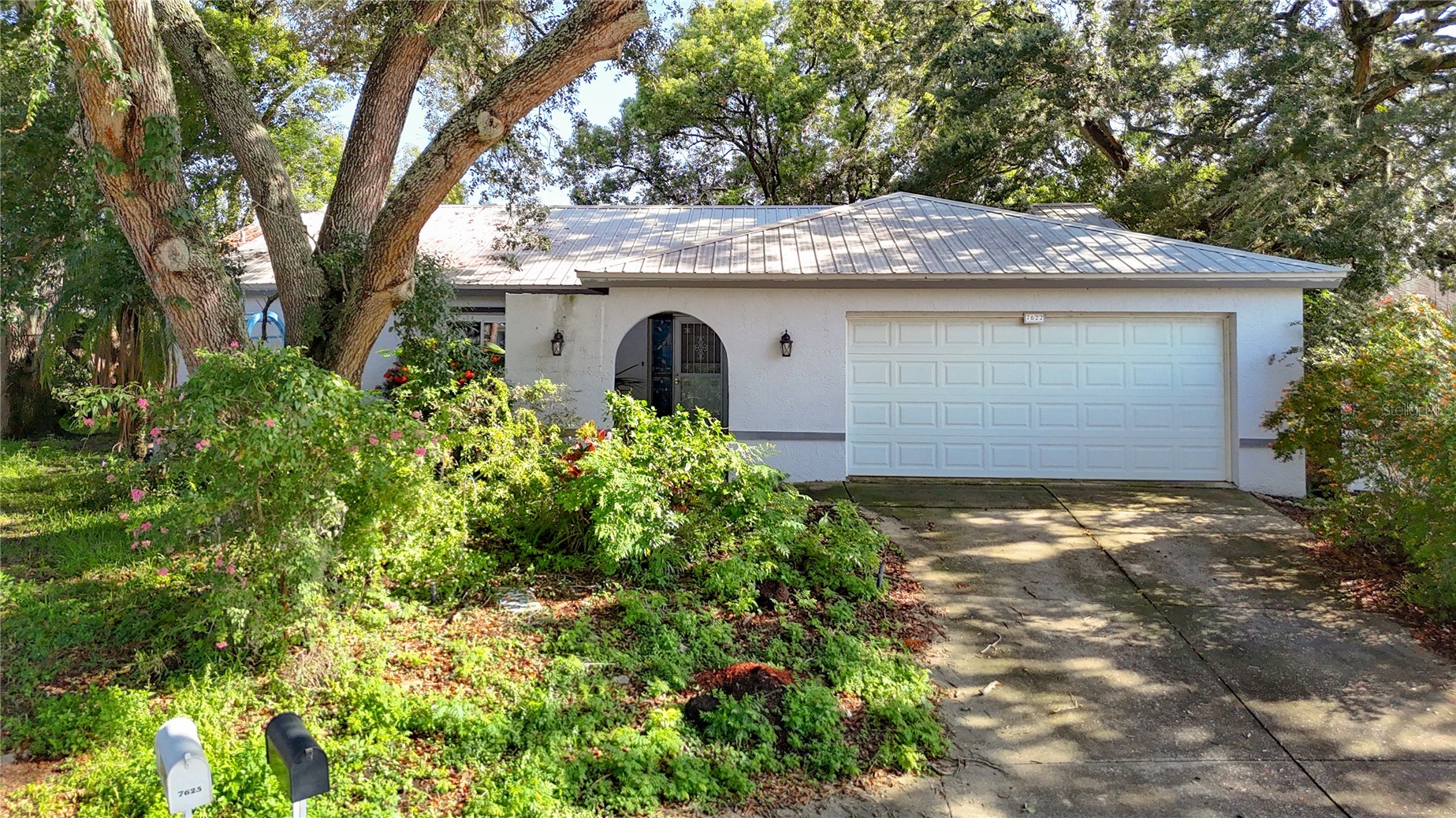 7622 CLOVIS COURT