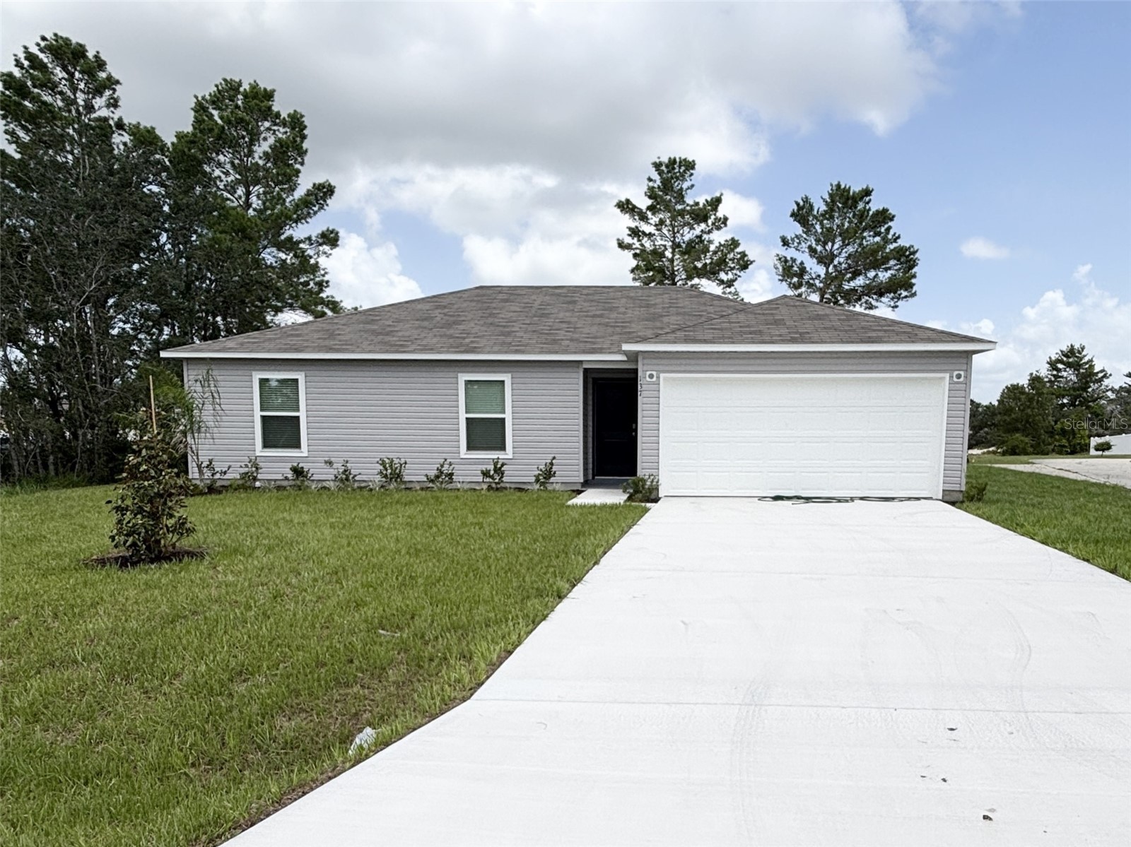 137 MAPLE DRIVE W