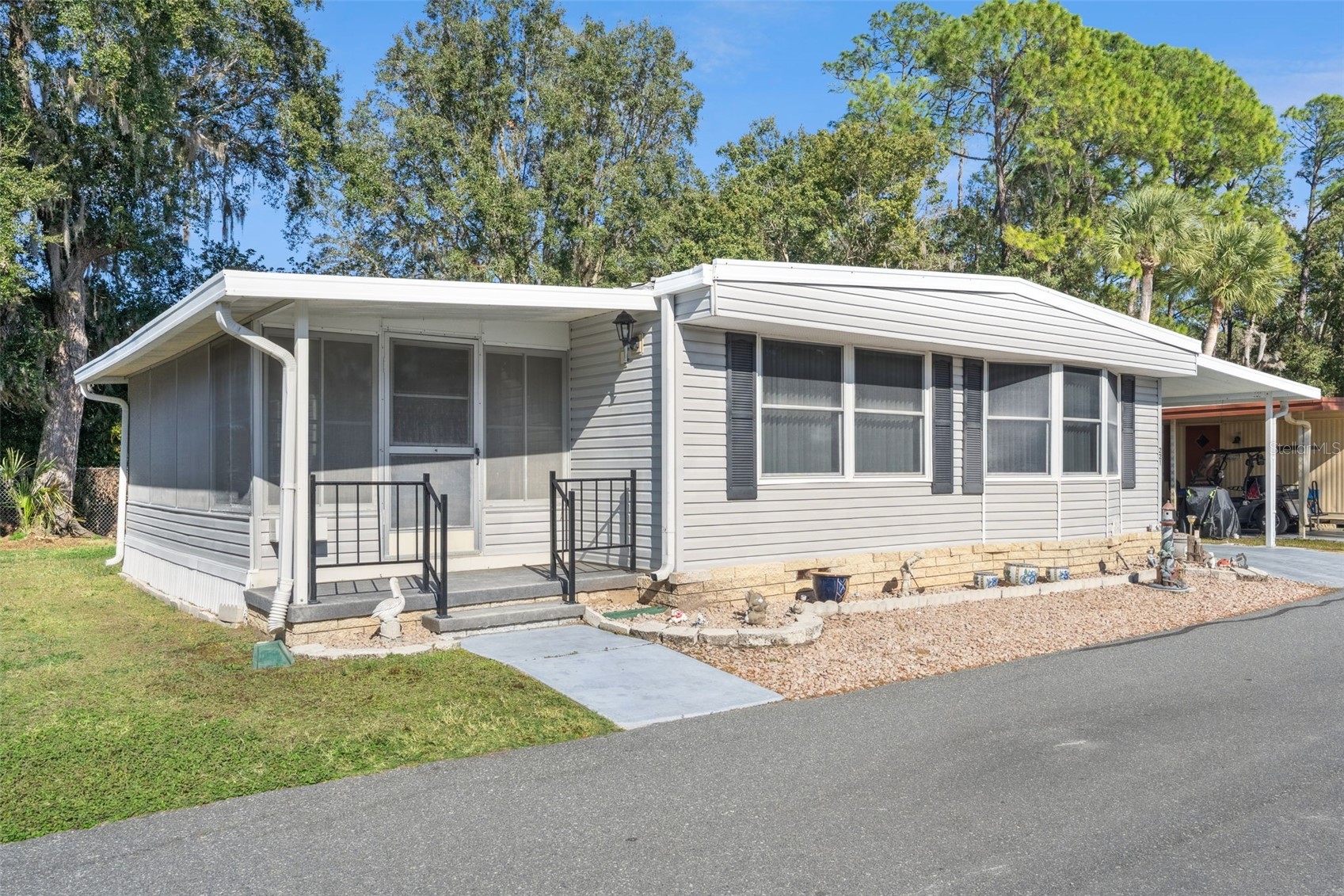 221 PINEWOOD DRIVE