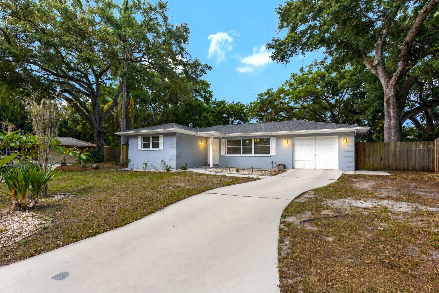 182 SUNWARD AVENUE