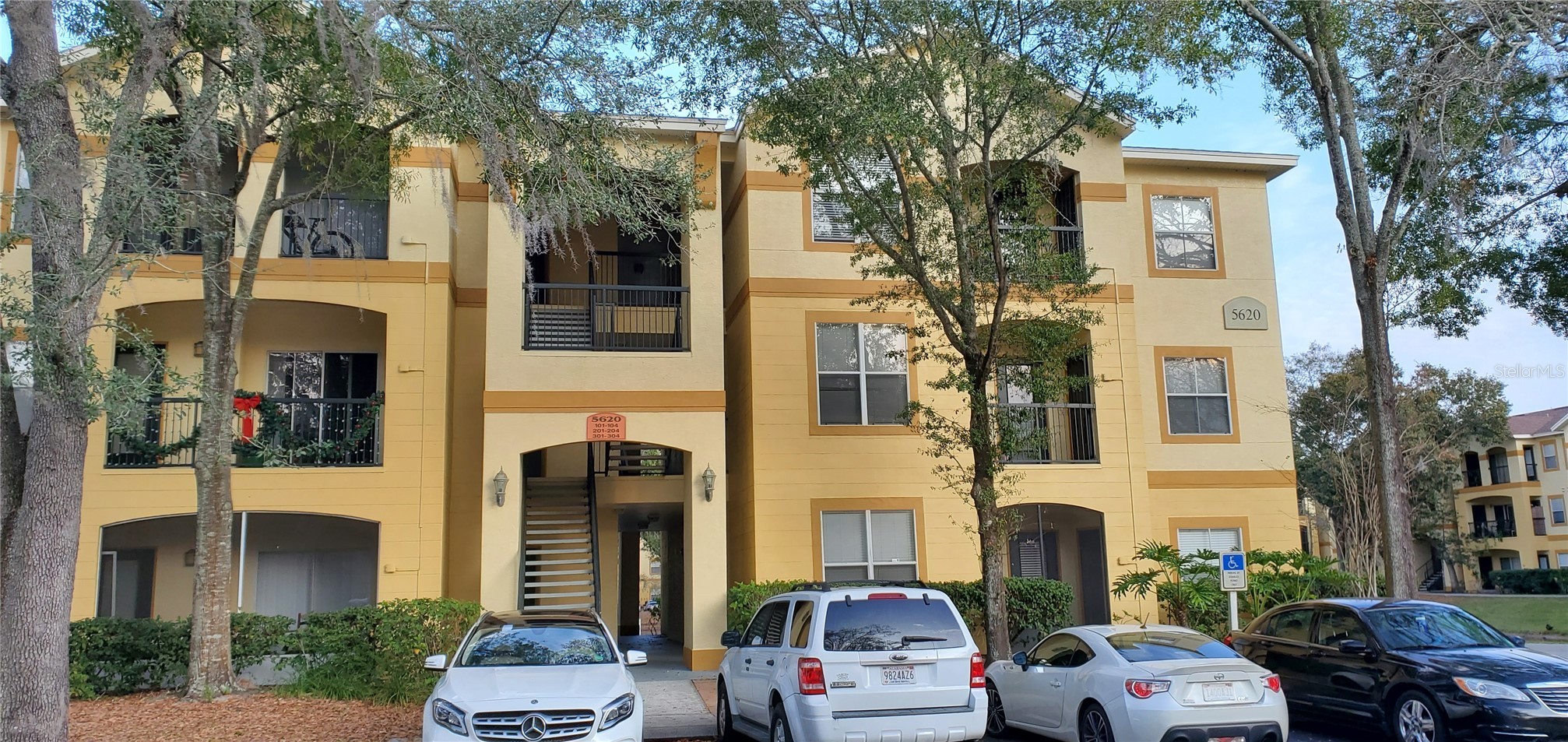 5620 PINNACLE HEIGHTS CIRCLE 304
