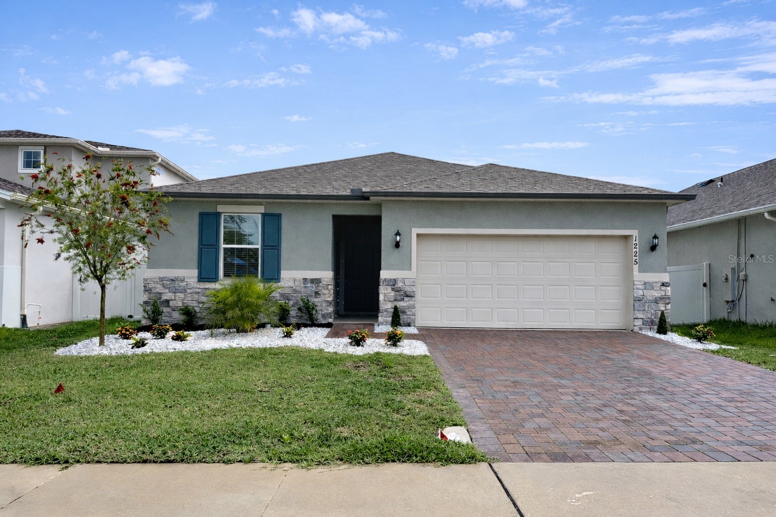 1225 FOX HEDGE LANE