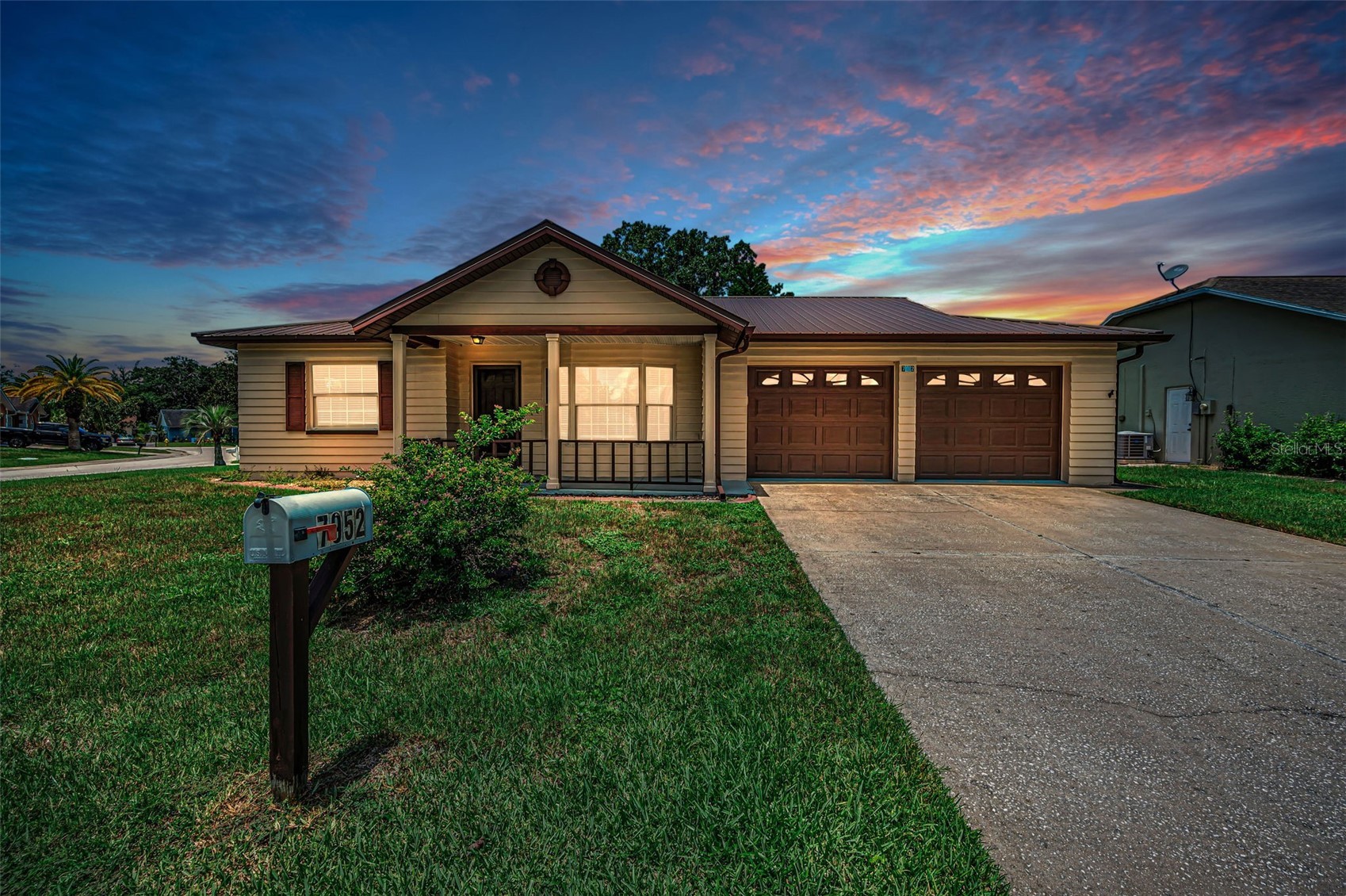 7952 FOXWOOD DRIVE