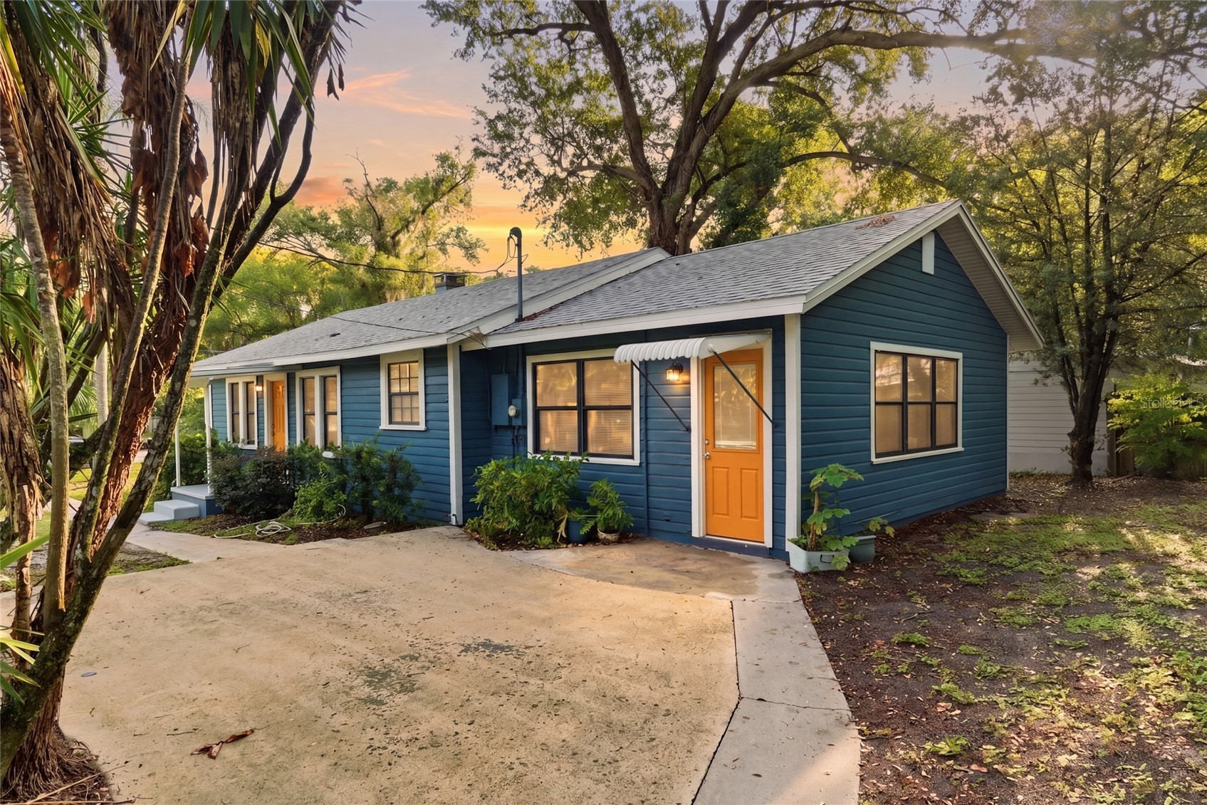 2206 PAGE AVENUE