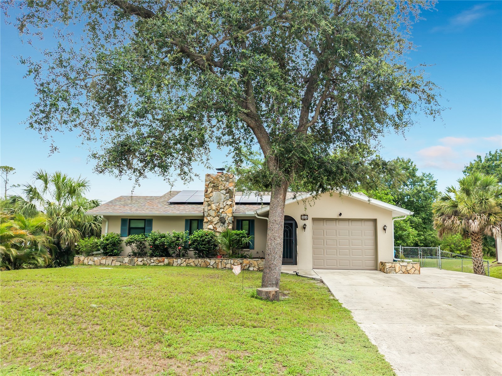 924 PHYLLIS TERRACE