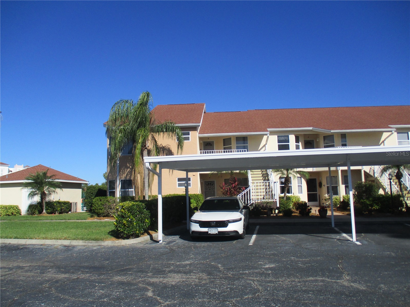 1620 FAIRWAY TRACE A