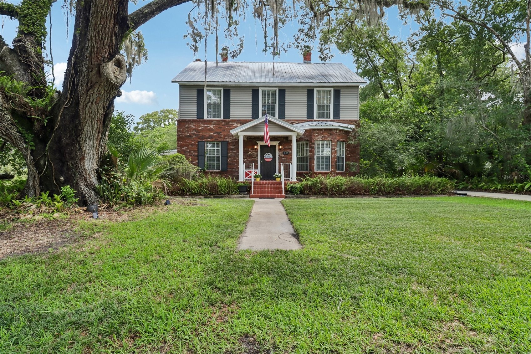 649 GLENWAY DRIVE