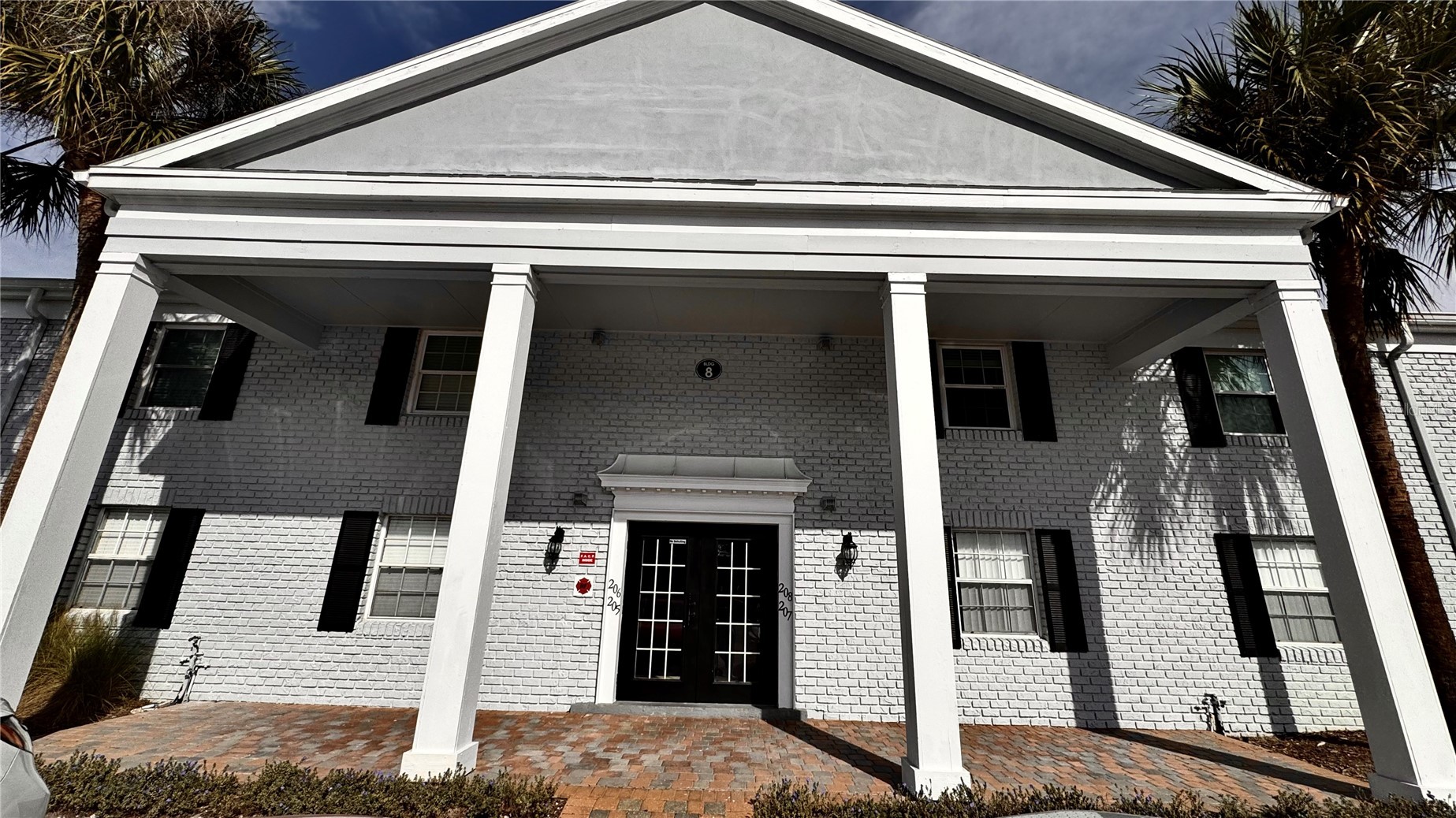 205 LEWFIELD CIRCLE 205