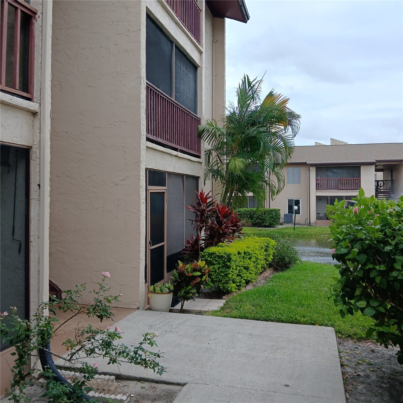8602 CHAMPLAIN 87