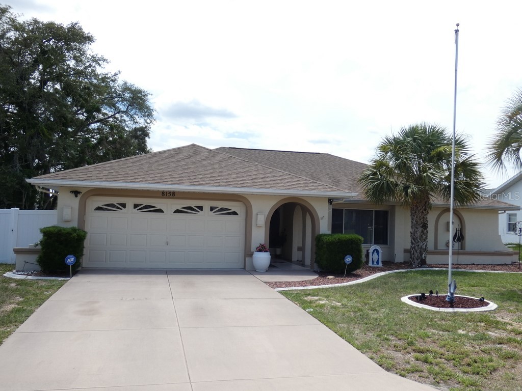 8158 WINDING OAK LANE