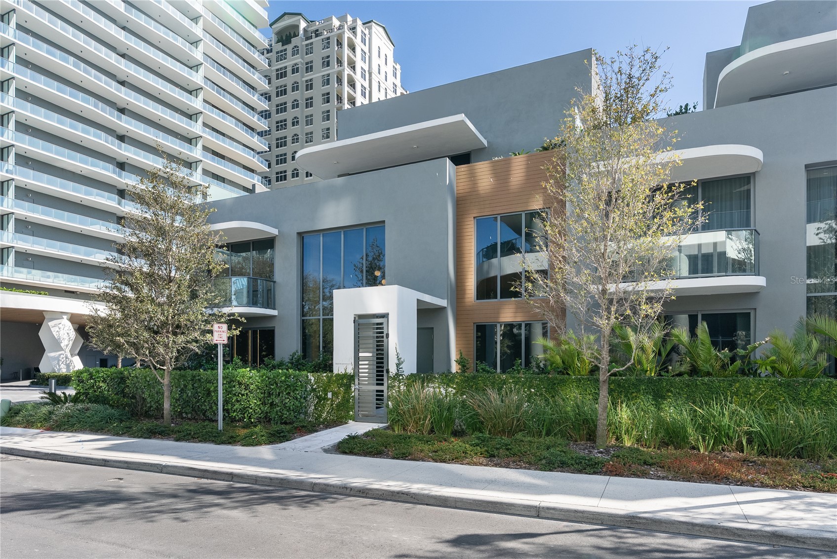 3020 W SANTIAGO STREET 1