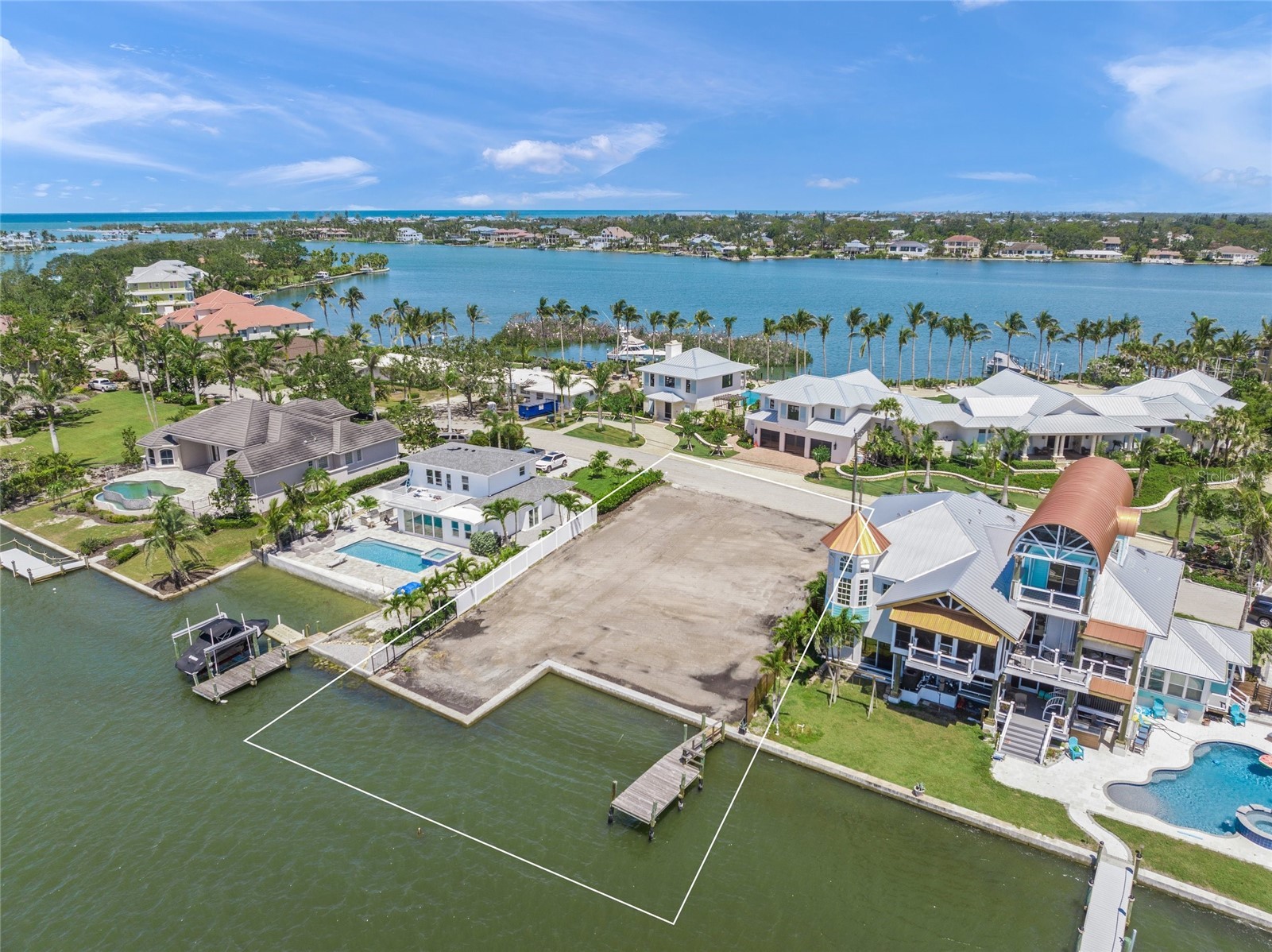 325 SUNRISE DRIVE