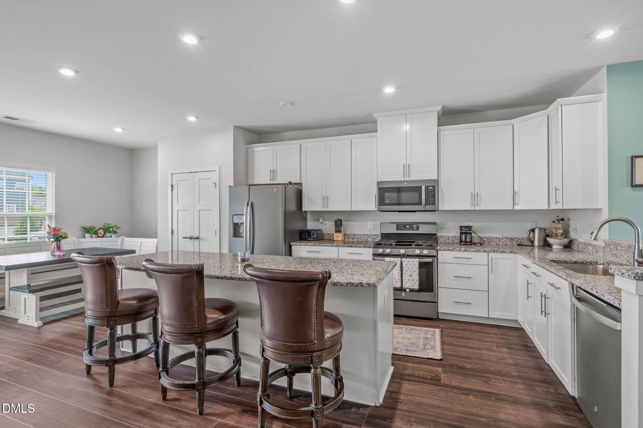 1092 Ambergate Station, Apex, NC 27502