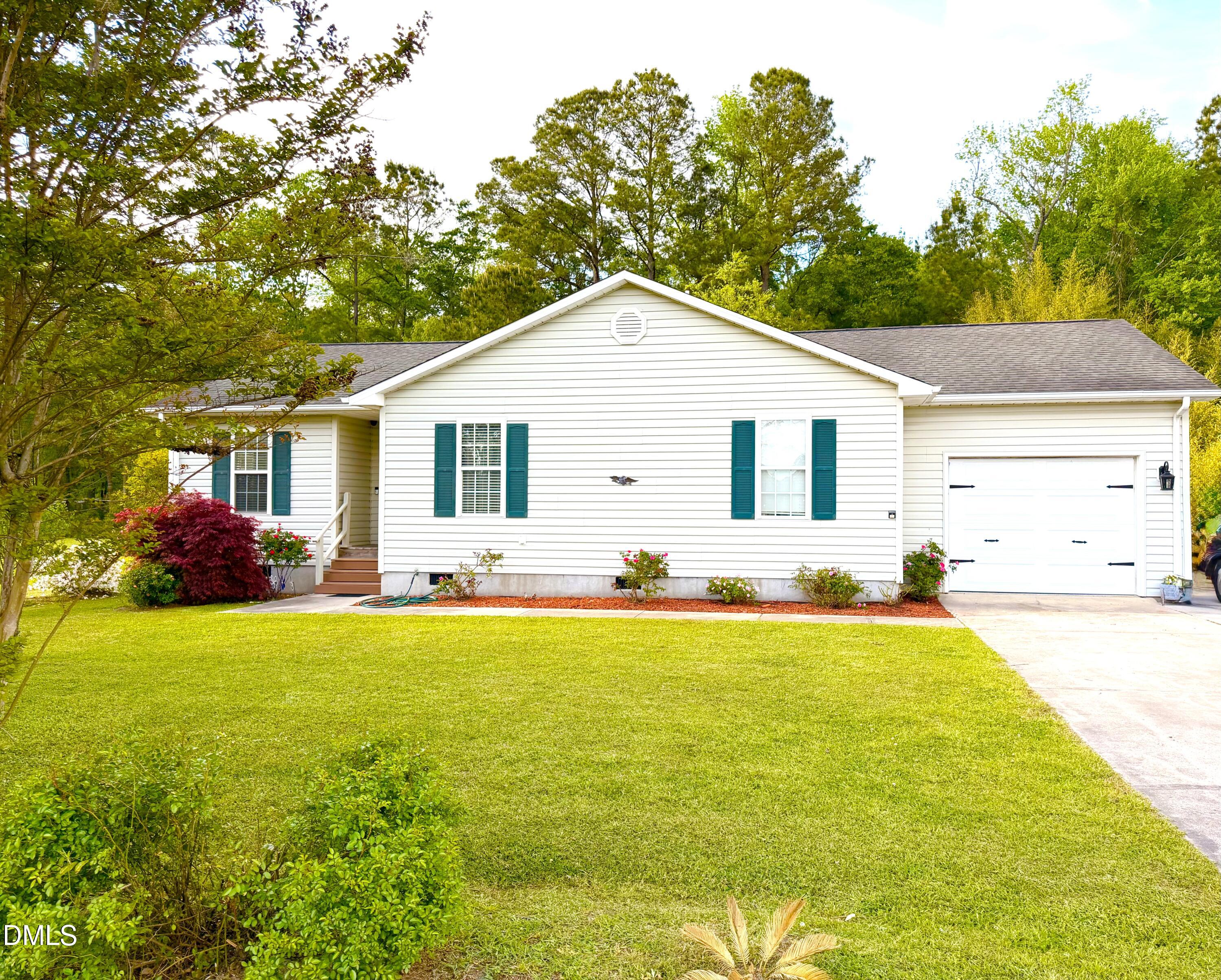 707 Blue Jean Road, Whiteville, NC 28472