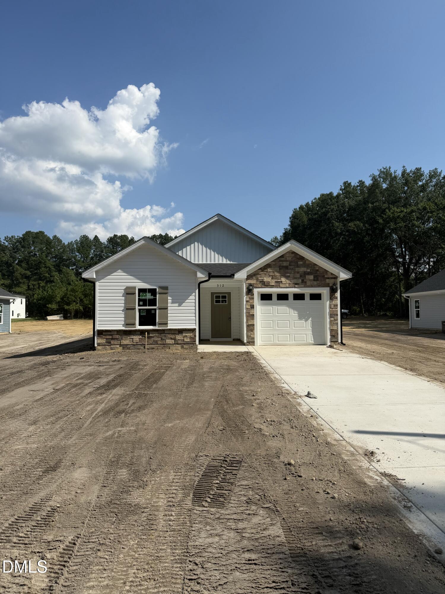 312 E Howard Street, Roseboro, NC 28382
