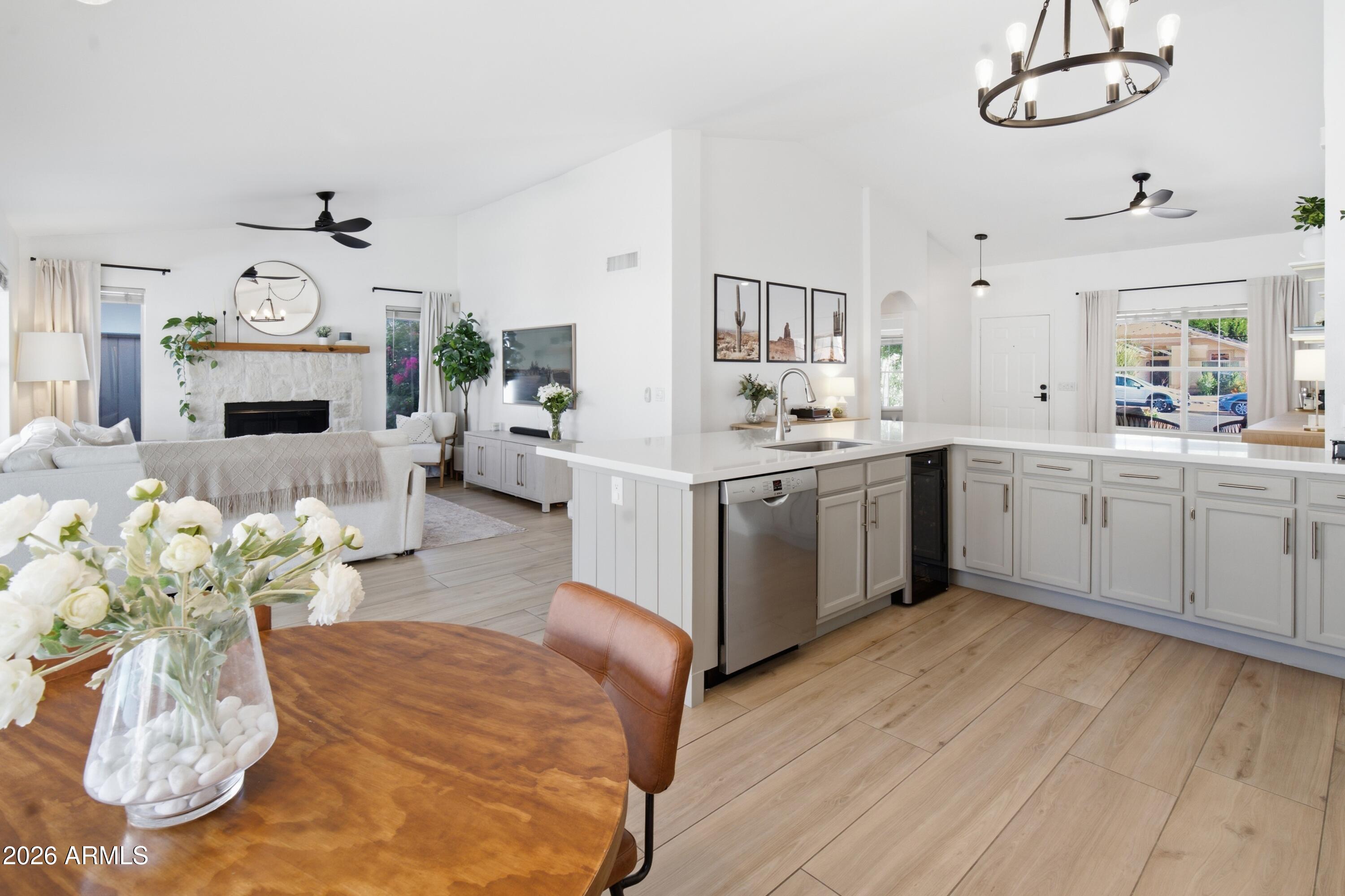 3526 E UTOPIA Road, Phoenix, AZ 85050