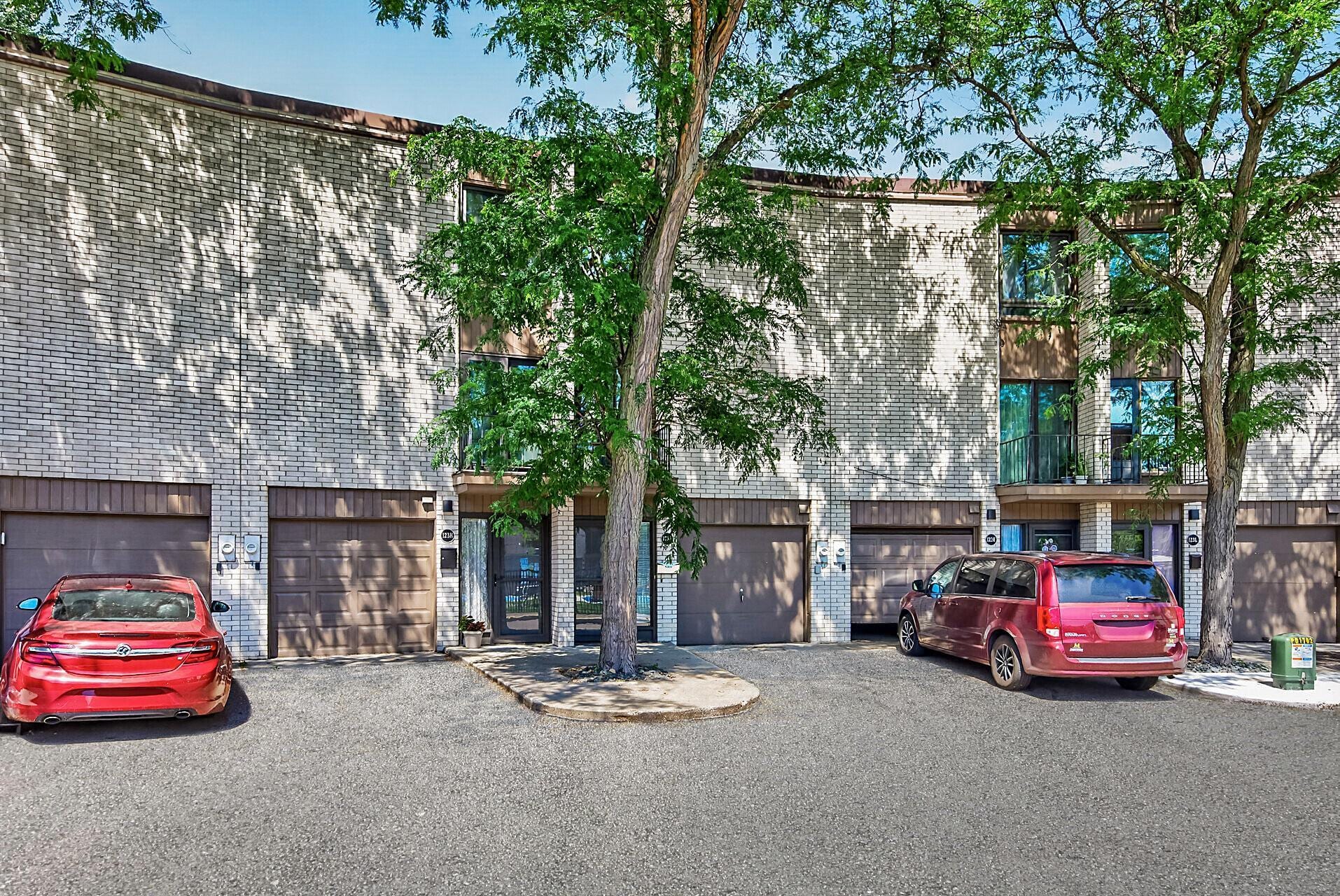 123 McKnight Road N #J, Saint Paul, MN 55119