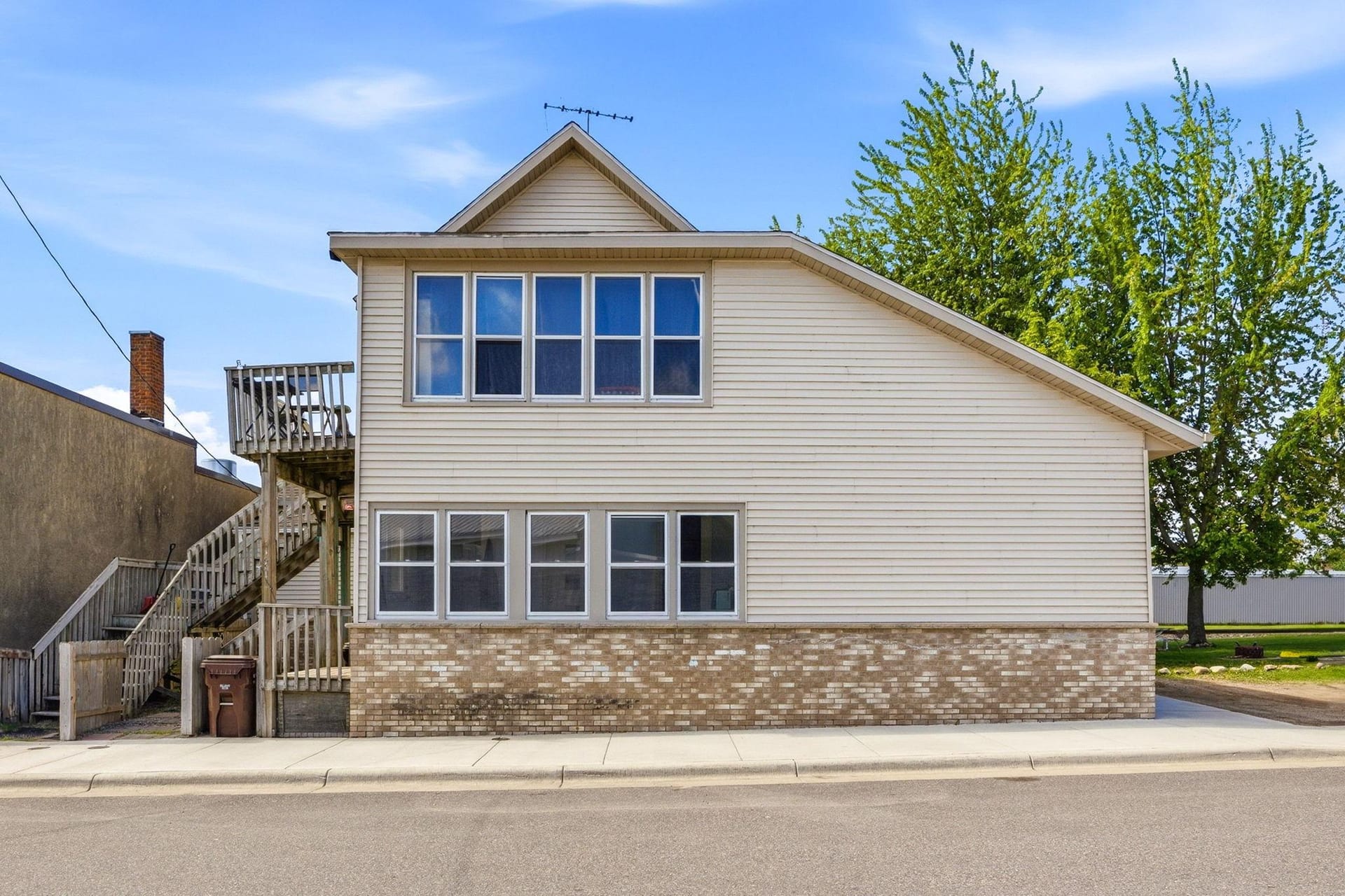 121 1st Street W, Maple Lake, MN 55358