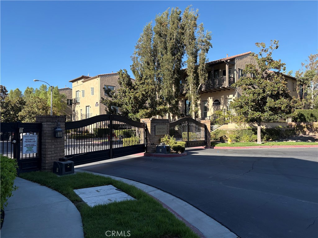 4444 Owens Street 101