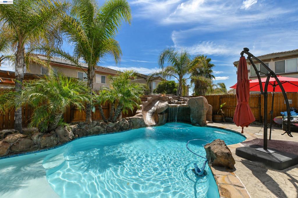 124 Tennyson Ct
