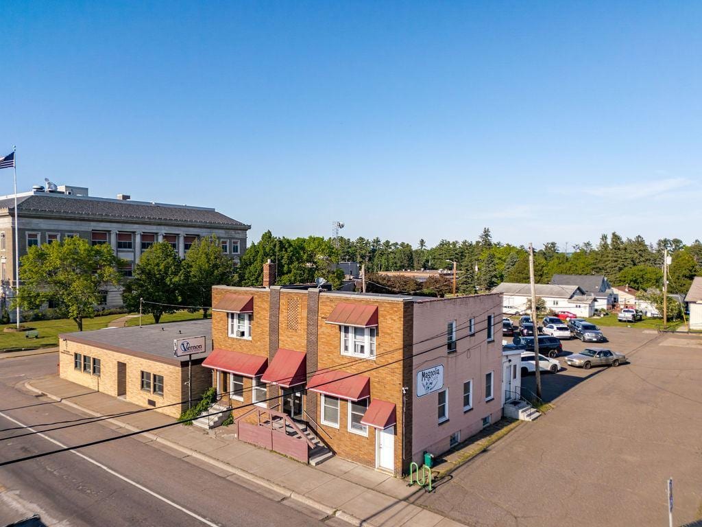 206 3rd Street, Carlton, MN 55718