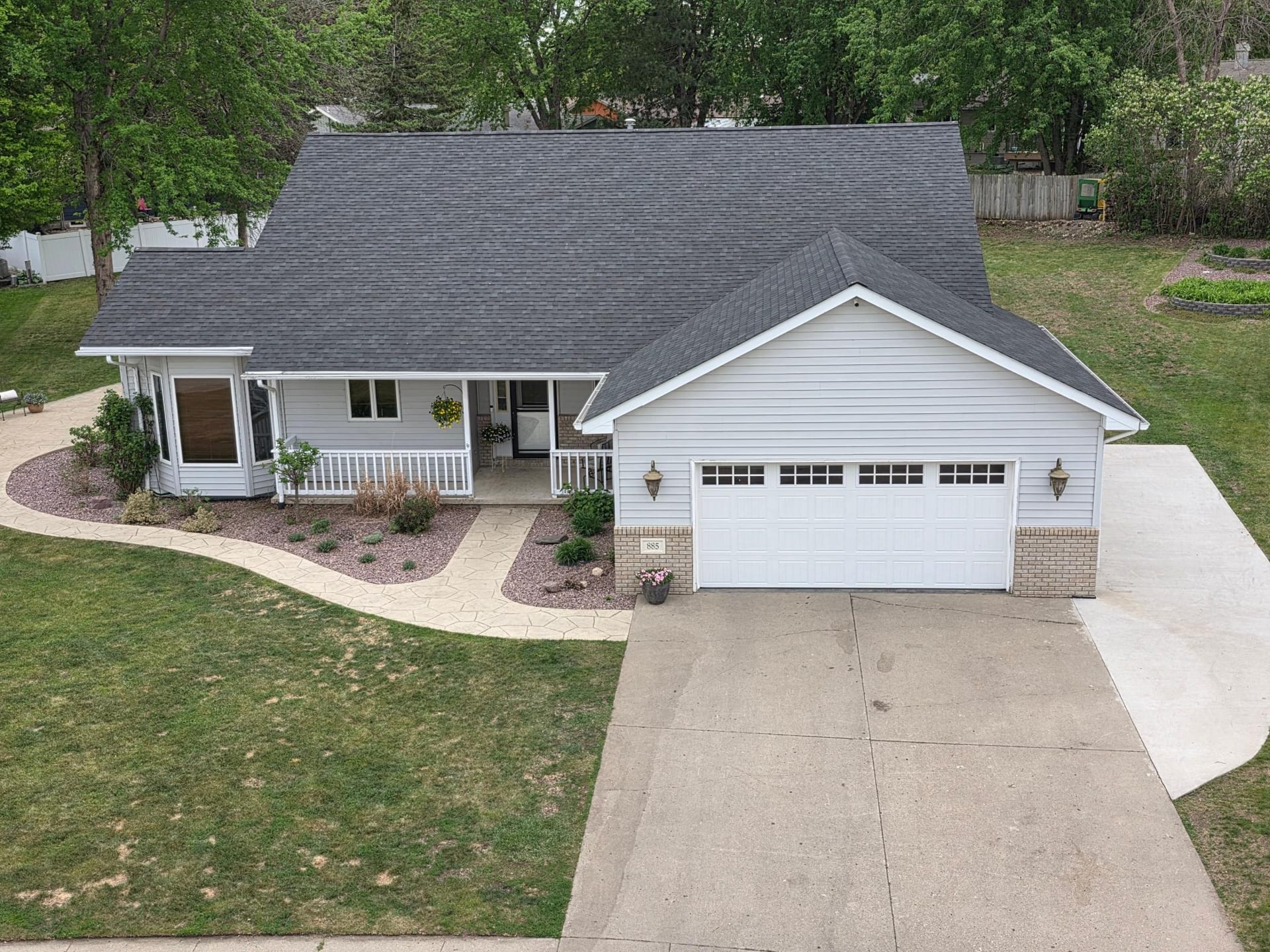 885 Briarwood Drive, Worthington, MN 56187