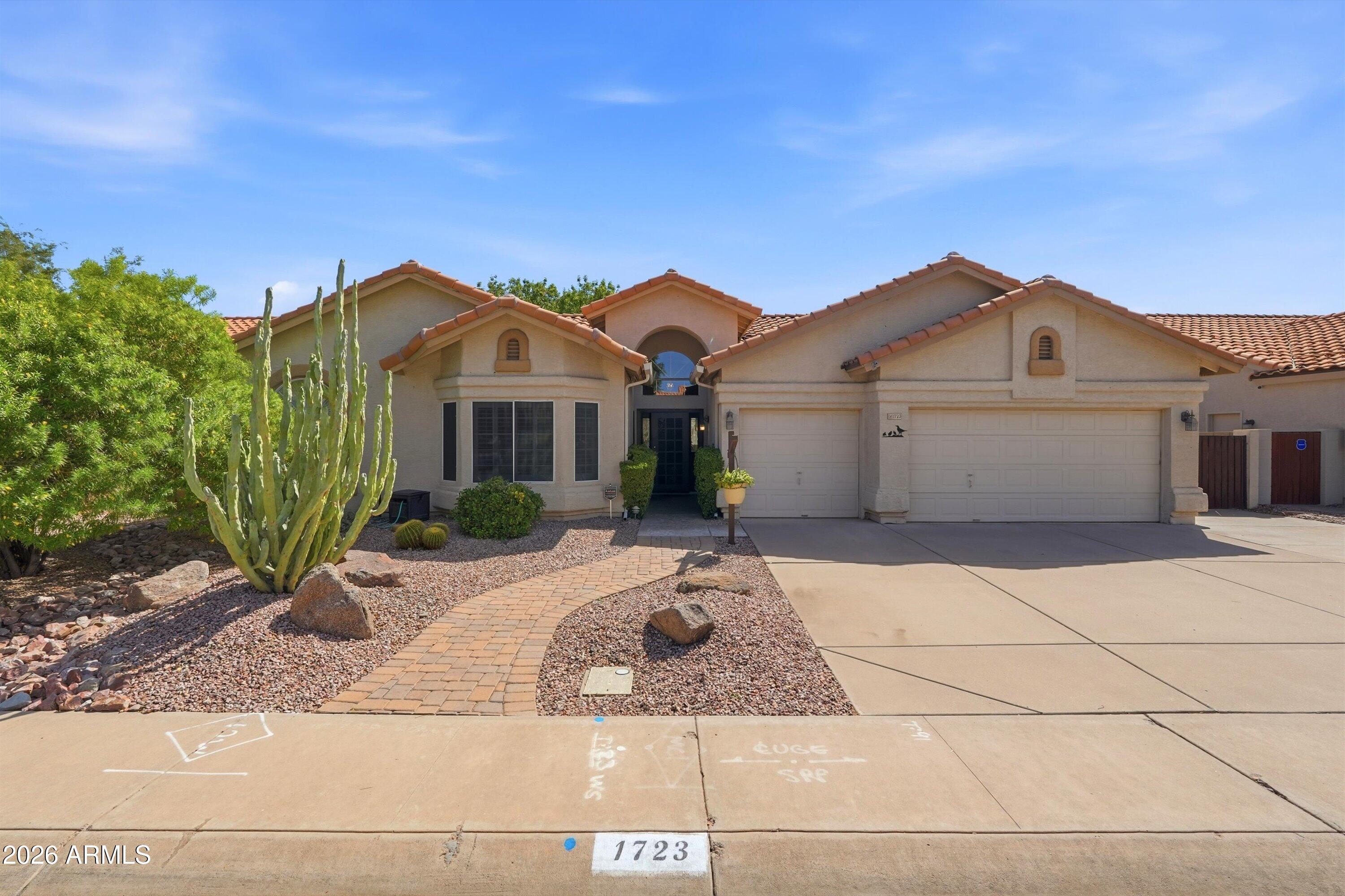 1723 W TULSA Street, Chandler, AZ 85224