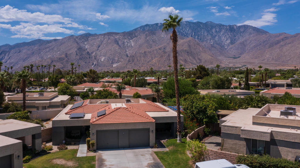 1221 Sunflower Lane