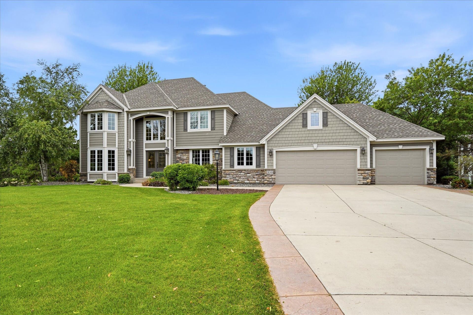 9743 Wellington Lane, Woodbury, MN 55125