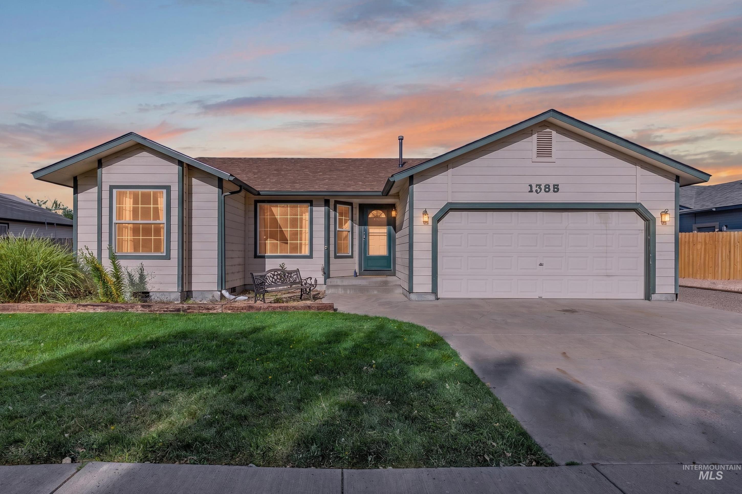 1385 Rosewood St, Mountain Home ID 83647