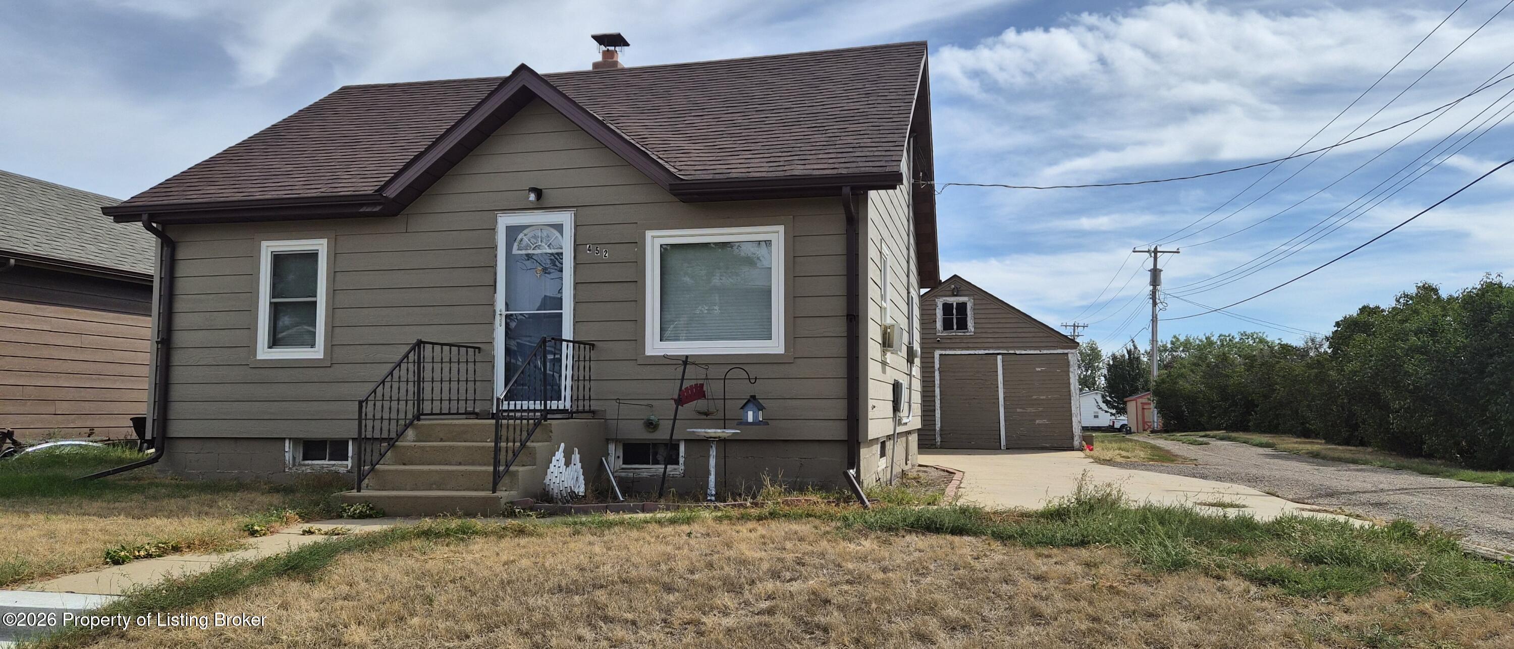 452 2nd Avenue NE, Killdeer, ND 58640