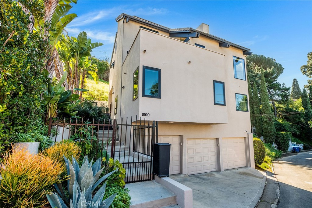 1800 Silverwood Terrace